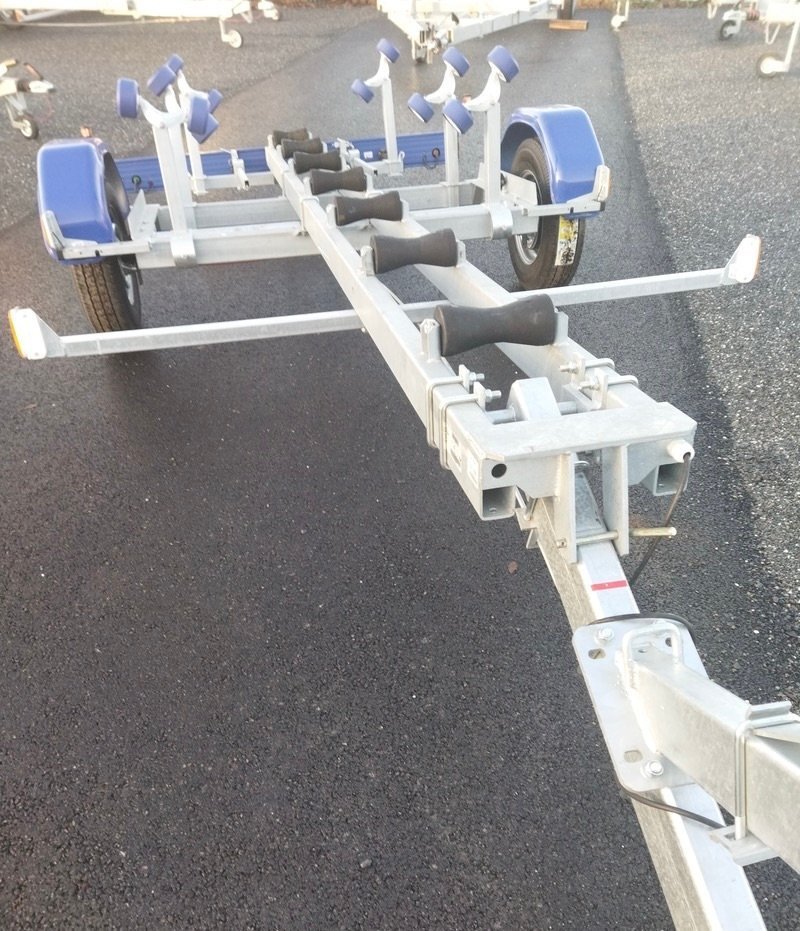 Porte Bateau – Remorque Cassante – SW1265 – Ptac : 1600KG – 1 Essieu Porte Bateau – Remorque Cassante – SW1265 – Ptac : 1600KG – 1 Essieu