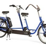 TANDEM ÉLECTRIQUE AVEC ENFANT DEVANT