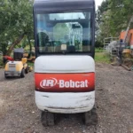 BOBCAT 322G, 1,6T + 3 GODETS – vue 9