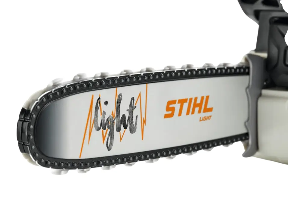 Jouet tronçonneuse à chaîne avec piles pour enfant – Stihl – Chaîne mobile et bruit de moteur – Dès 3 ans – vue 2